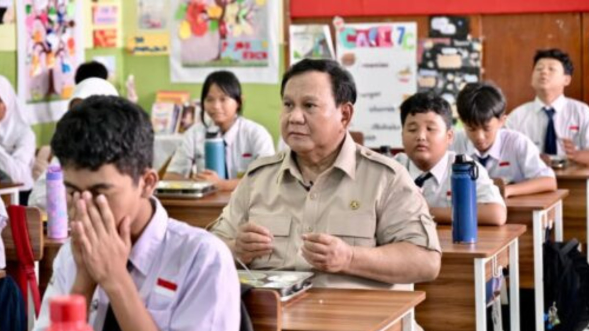 Indonesia's Free Meals Initiative Under Fire as Rights Body, Students and Judges Question Implementation