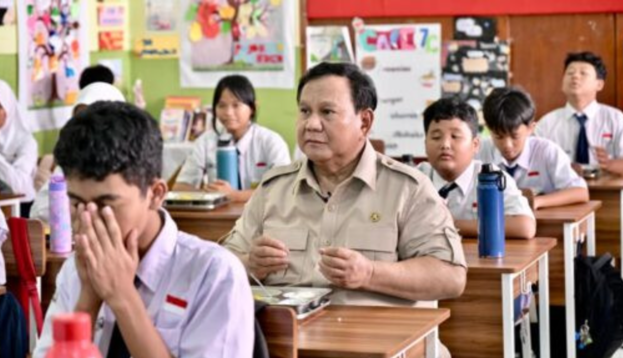Indonesia's Free Meals Initiative Under Fire as Rights Body, Students and Judges Question Implementation