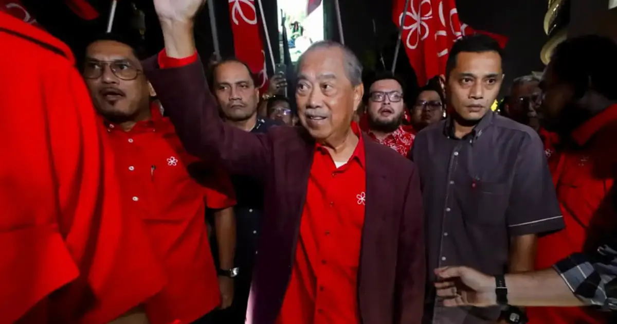 Over 200 supporters gather for Muhyiddin as Bersatu faces crucial state election talks