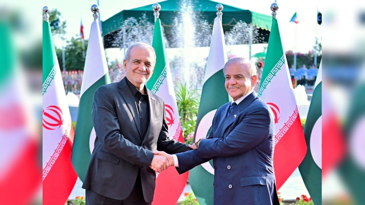 Pakistan Defends Iran's Ballistic Missile Rights as Pezeshkian Visits Islamabad