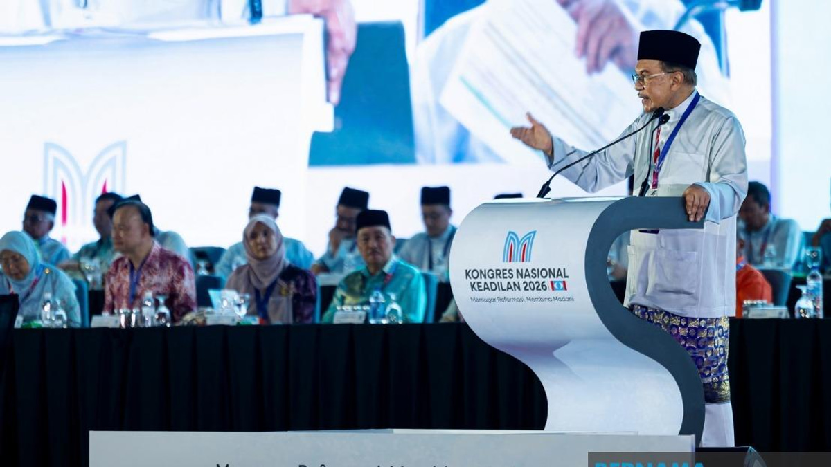 Anwar Rejects Claims of Deteriorating Ties With Ahmad Zahid