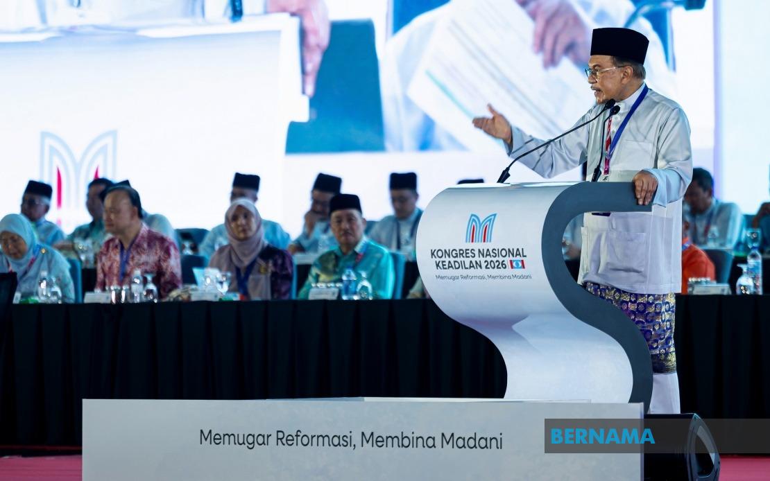 Anwar Rejects Claims of Deteriorating Ties With Ahmad Zahid