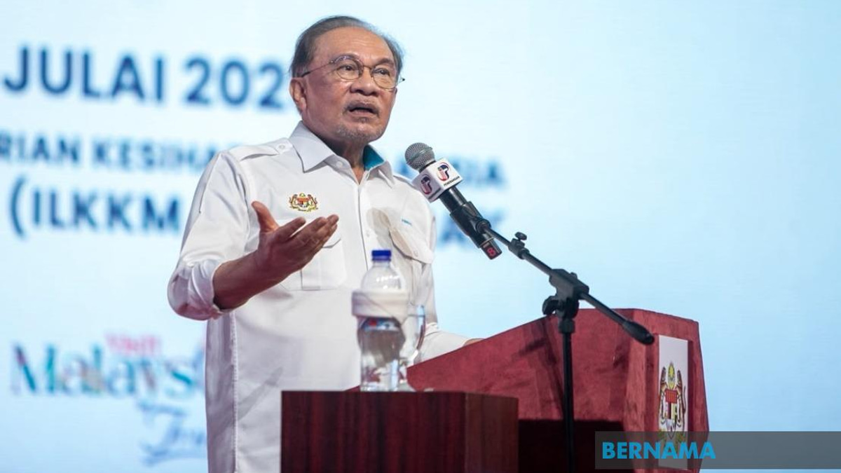 PM Anwar Calls on Youth to Honour Independence Legacy as National Month Campaign Launches