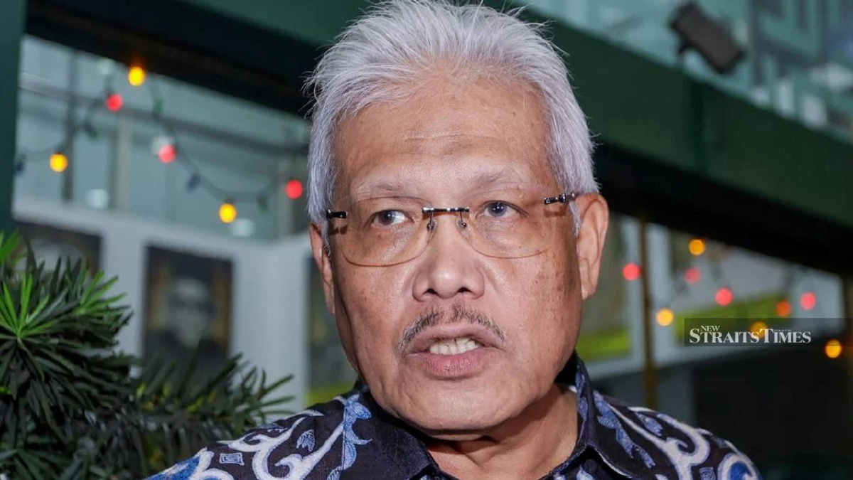 Formal Opposition Leader Notice for Hamzah to Be Tabled Before Parliament Reconvenes