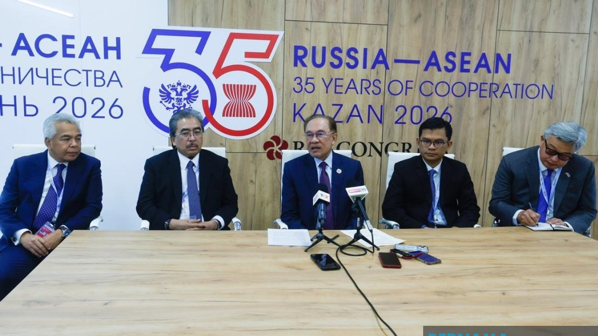 Malaysia Must Speed Up Visa-Free Travel and Direct Flights with Russia, Says Anwar