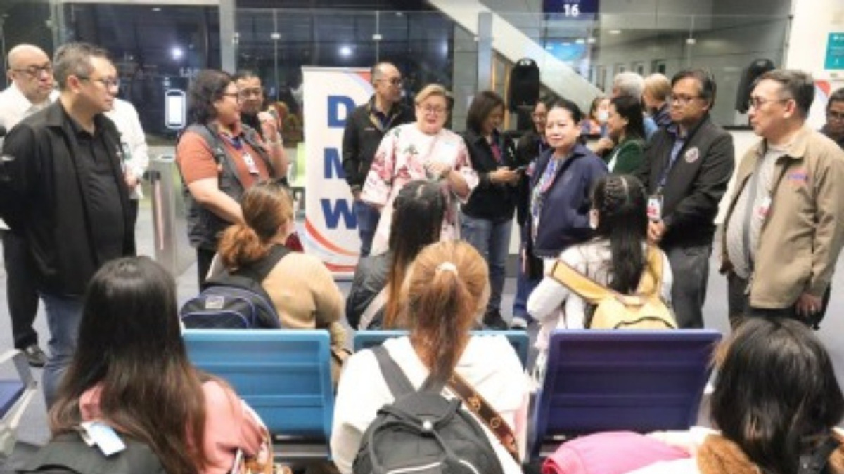 24 Filipinos Detained in Russia Return Home After Marcos-Putin Talks