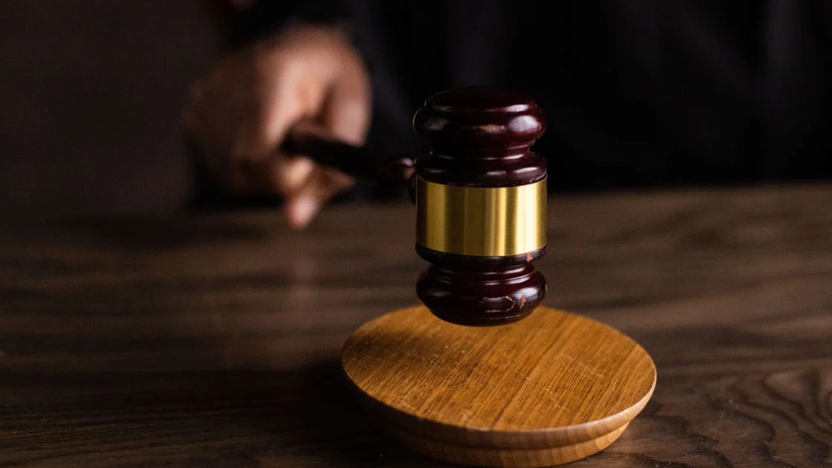 Three guards ordered to pay RM5,000 each for shaking down UNHCR cardholder