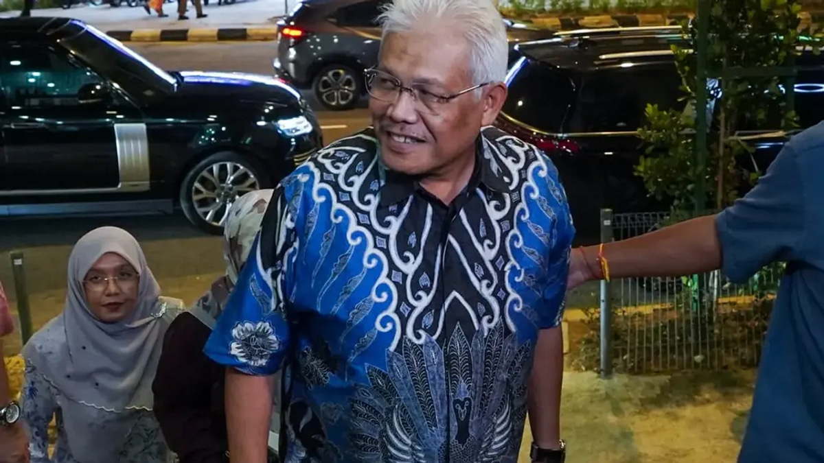 Hamzah and Opposition MPs Hold Talks at PAS Headquarters Amid Coalition Tensions