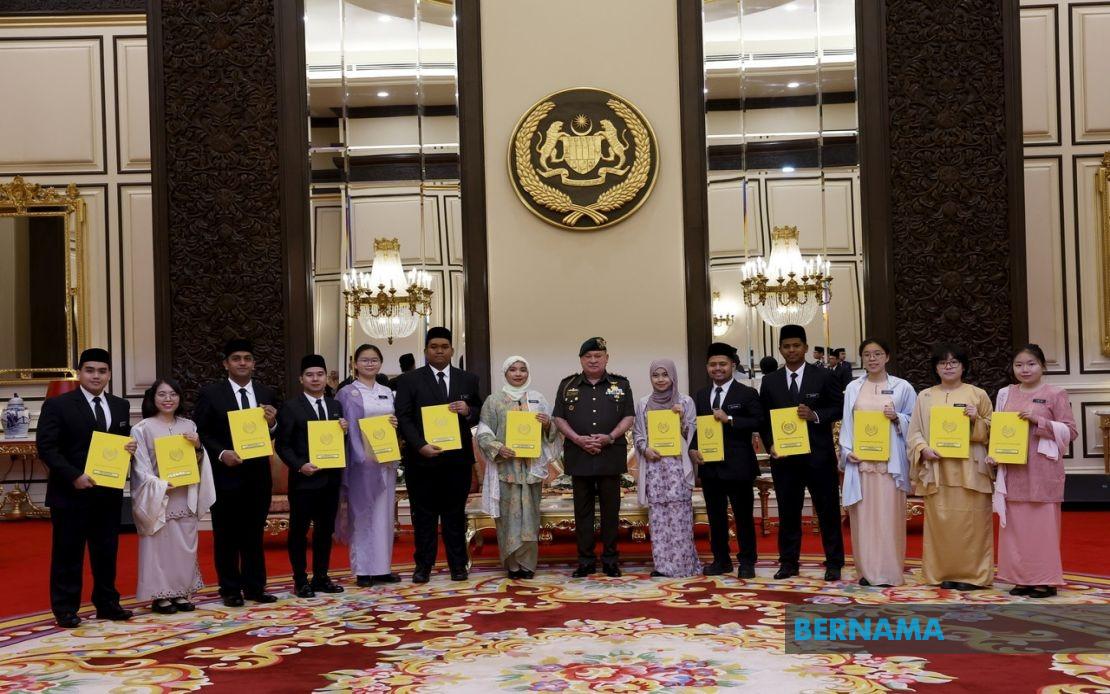 Sultan Ibrahim Presents BYDPA Scholarships to 14 High-Achieving Recipients