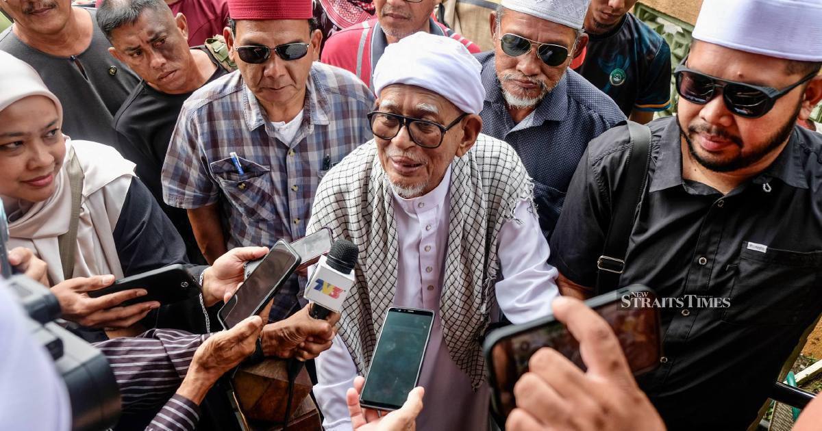 Hadi Questions PM's Absence at TH Royal Commission Parliamentary Session