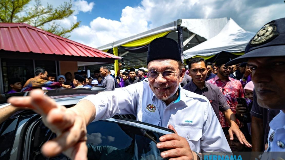 Anwar to Address KWAP-eFishery Losses in Parliament