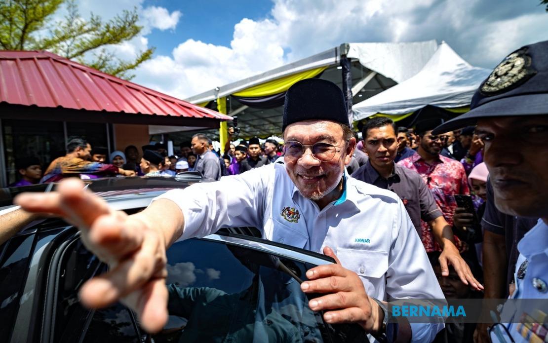 Anwar to Address KWAP-eFishery Losses in Parliament
