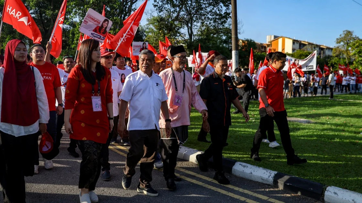 Chants of Support as Pakatan Harapan's Sharon Teo Files in Johor Election