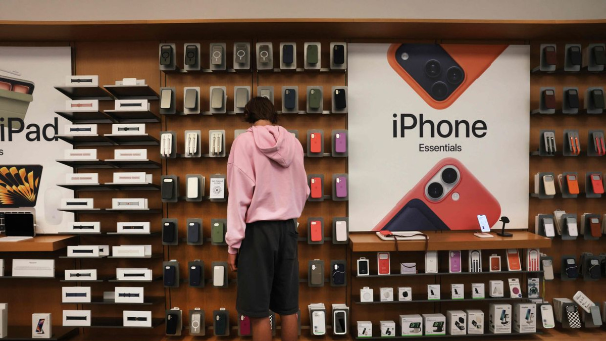 Apple and OpenAI's Escalating Legal War Over Hardware Secrets