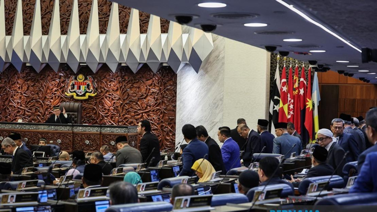 PM's Absence Should Not Deter Parliament From Tabung Haji Debate, Says Tengku Zafrul