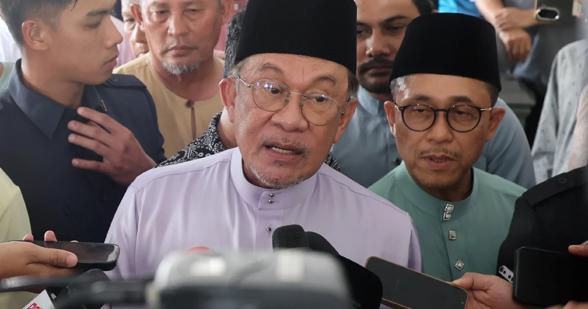 Anwar Directs Local Councils to Slash Red Tape and Fast-Track Development Approvals