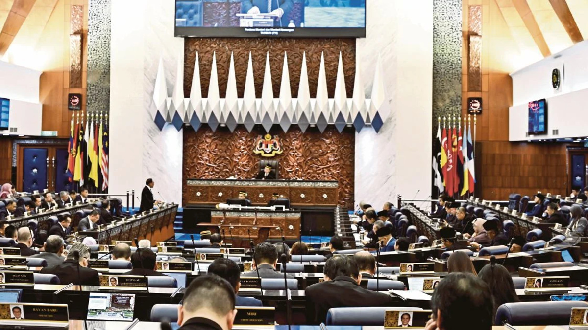 Parliament Erupts Over Opposition Leadership Row as PAS-Bersatu Tensions Flare
