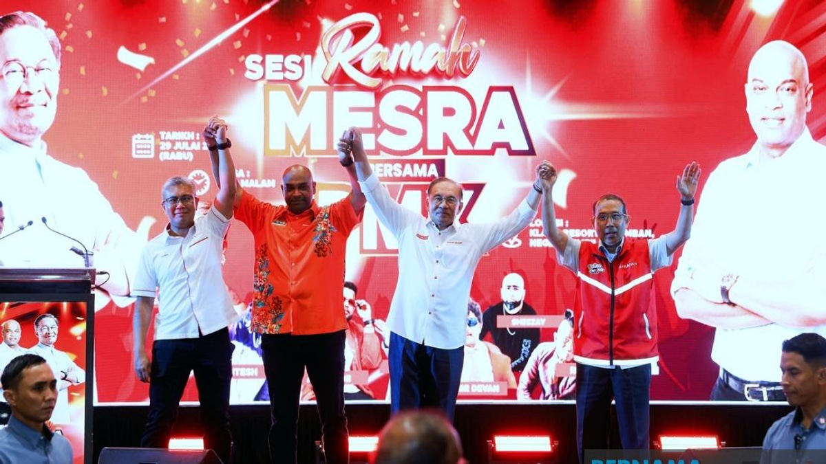 Anwar Takes Direct Control of Indian Community Policy Portfolio