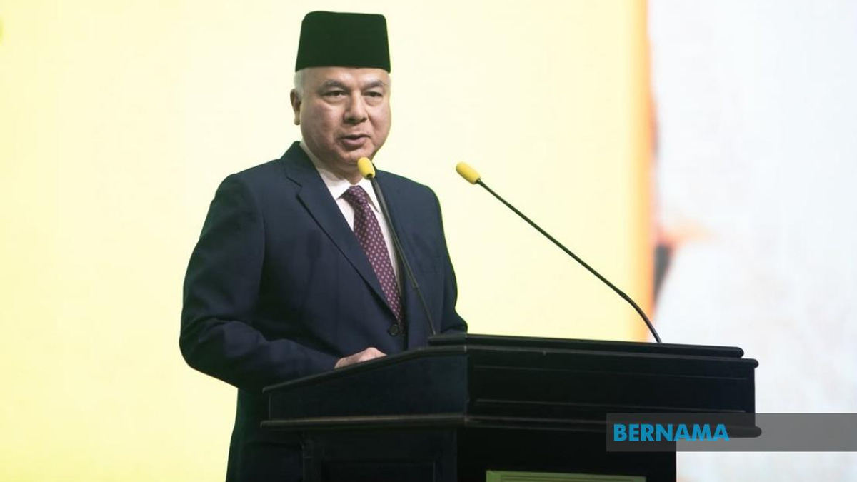 Strong Institutions and Accountable Leaders Essential to Nation-Building, Says Sultan Nazrin
