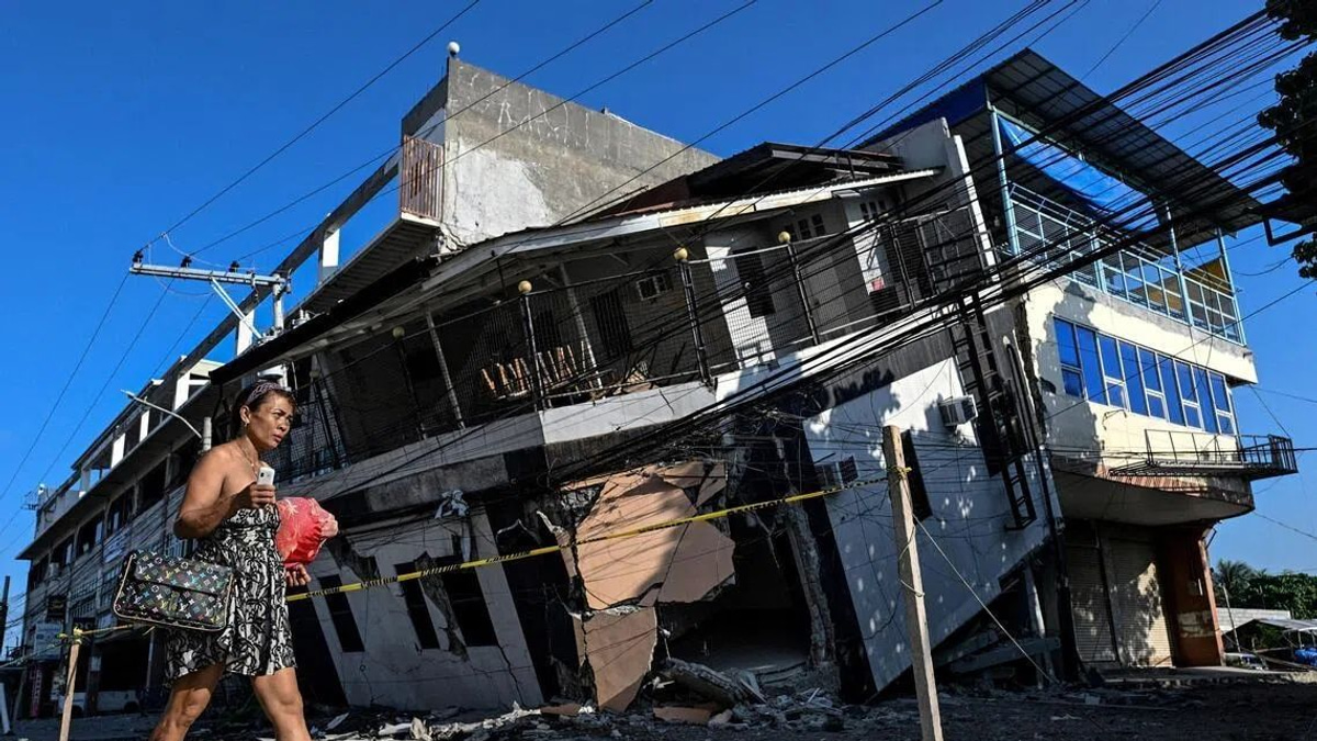 Philippines Earthquake Reshapes Coastline, Leaving Communities Displaced and Fearful