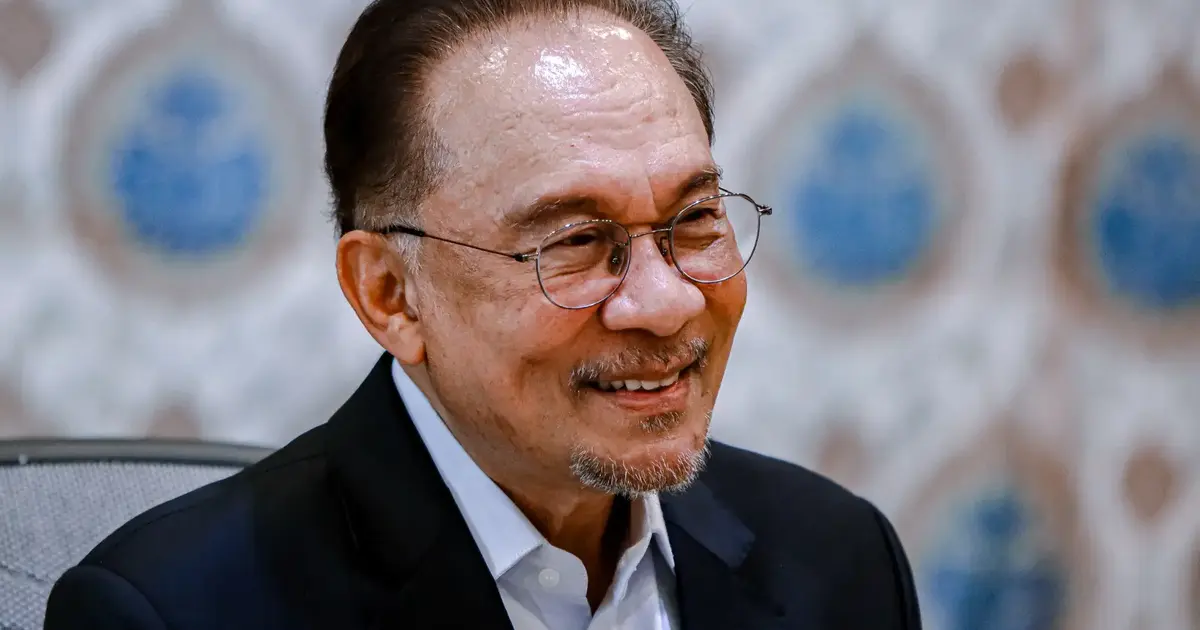 Anwar Ibrahim Leads Approval Ratings in Latest Merdeka Center Survey