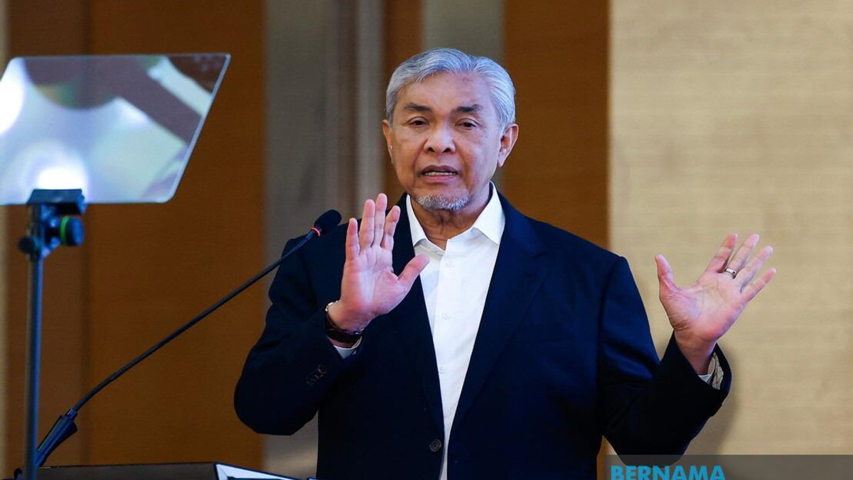Ahmad Zahid Urges Respect for Monarchy as Negeri Sembilan Election Campaign Kicks Off