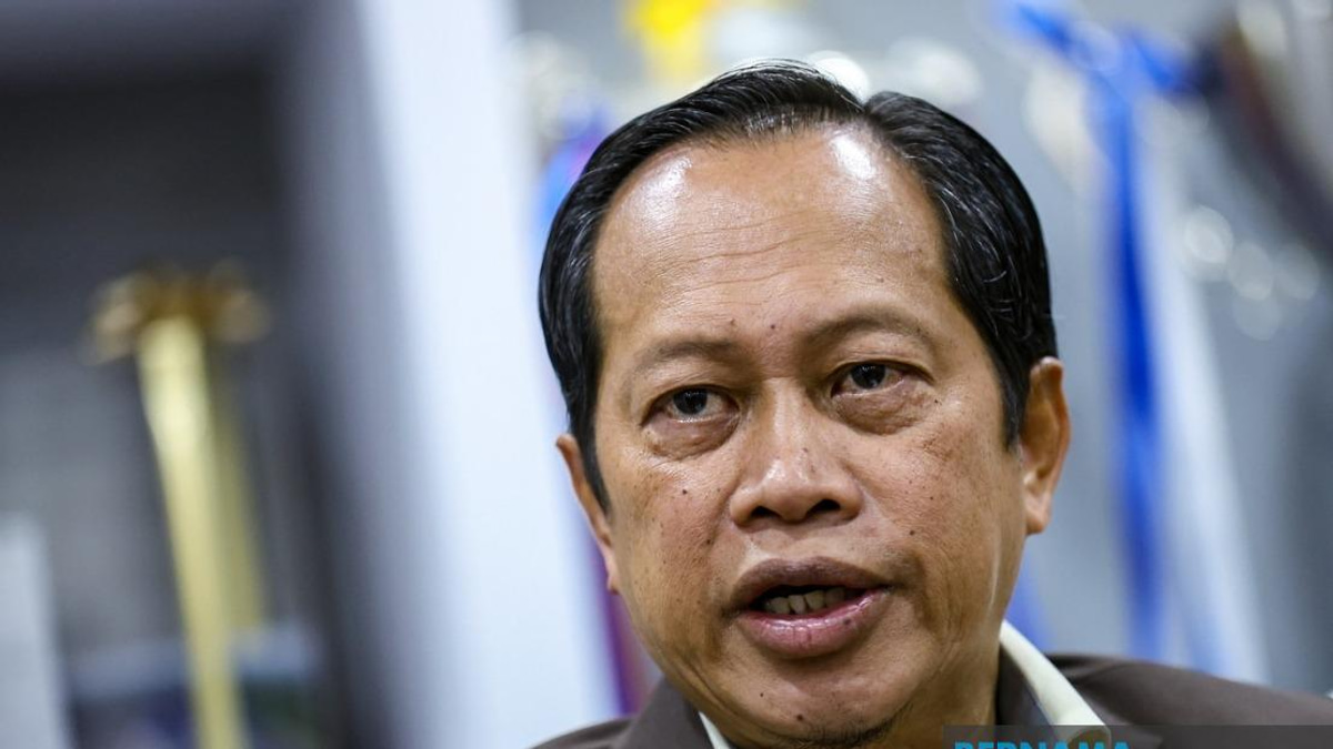 Ahmad Maslan Sits Out Johor Election, Eyes Support Role Instead