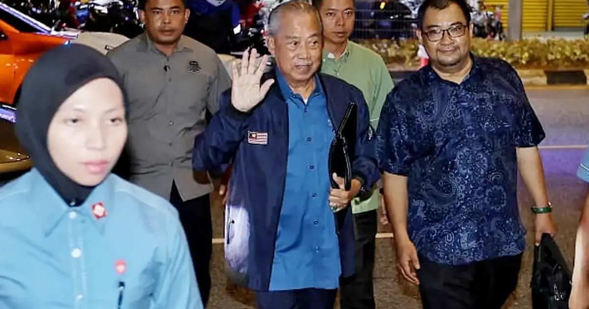 Muhyiddin Convenes Emergency Perikatan Meeting as Bersatu Faces Pressure Over Coalition Status