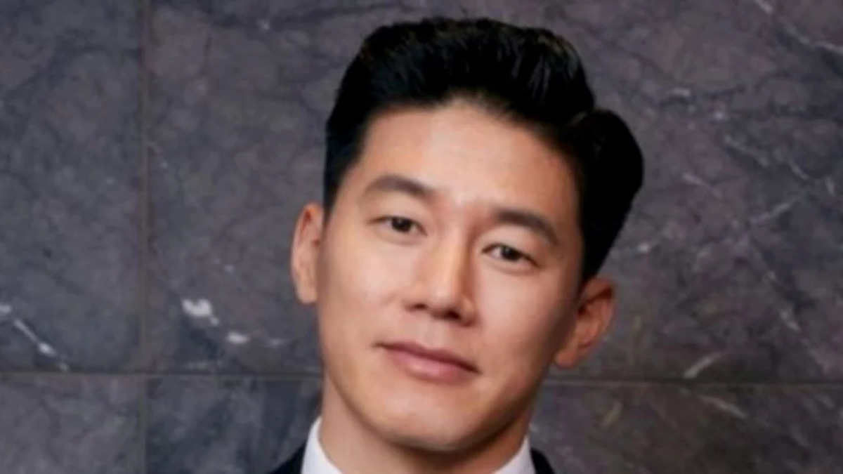 From Ramen and Rooftops: Actor Kim Mu Yeol's Journey Out of Poverty Before Stardom