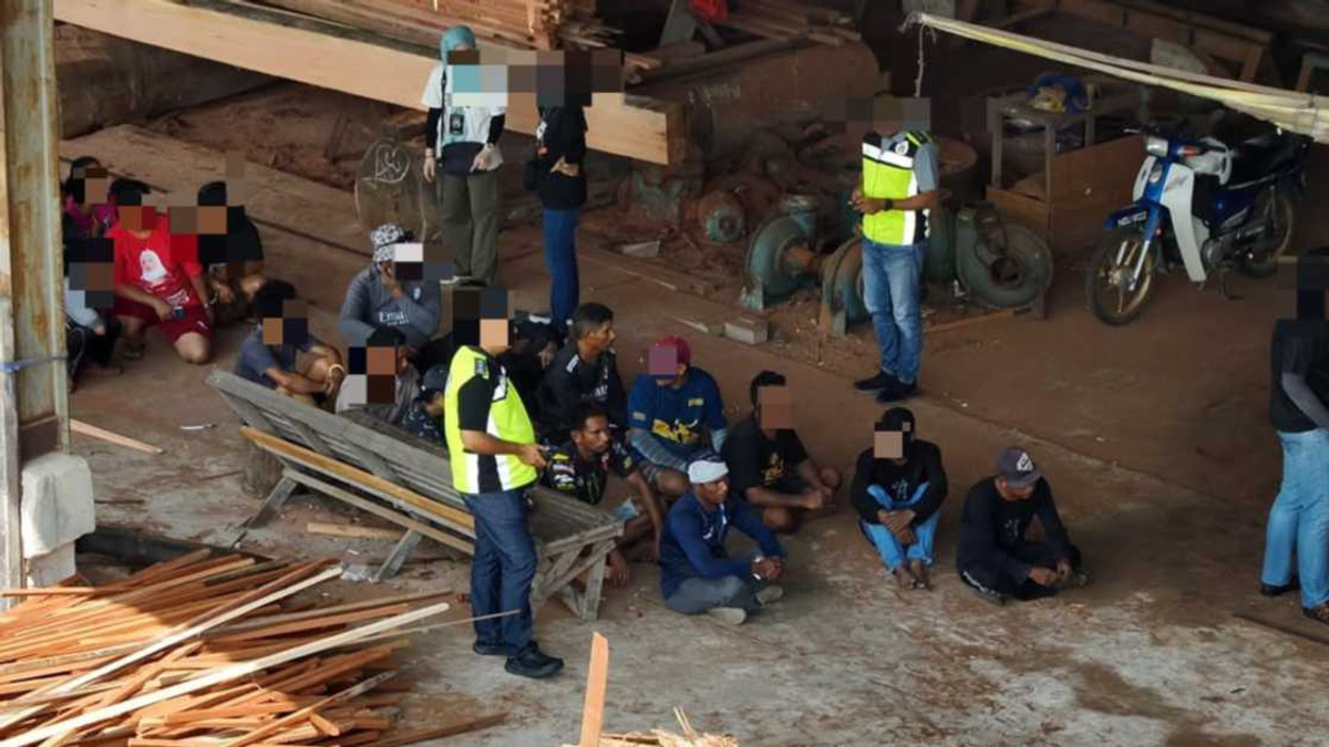 Immigration Department sweeps up 62 foreigners in Selangor crackdown on pass violations