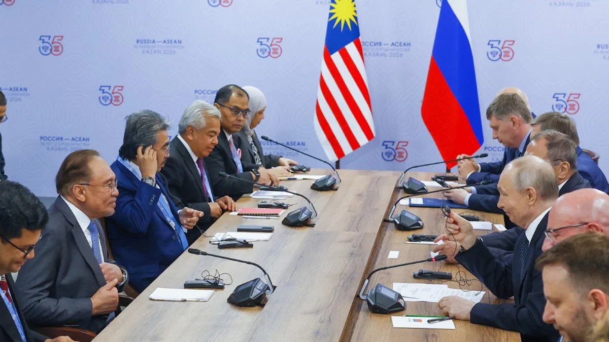 Anwar Praises Putin for Supporting Malaysia's Energy Ties with Petronas