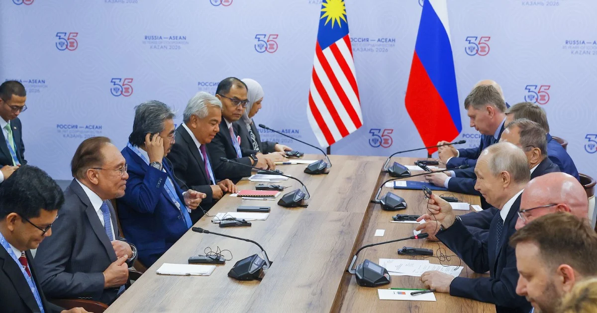 Anwar Praises Putin for Supporting Malaysia's Energy Ties with Petronas