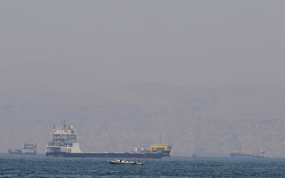 Trump Declares 60-Day Toll-Free Period in Strait of Hormuz, Threatens Future US Fees
