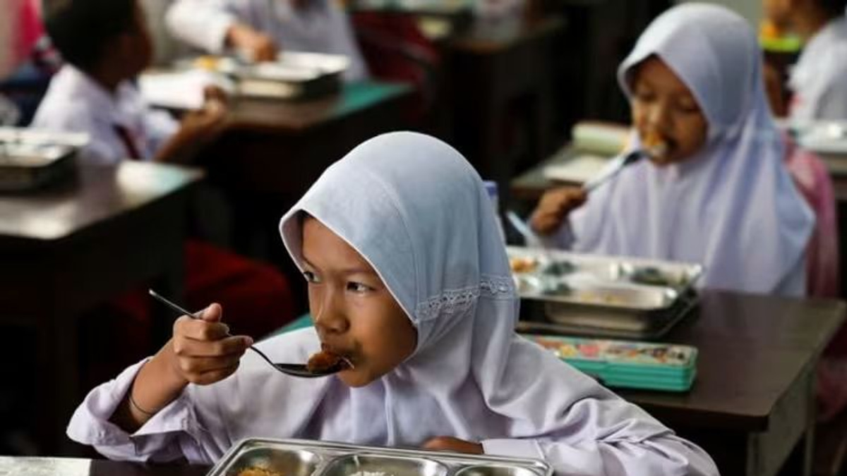 Indonesia's Free Meals Initiative Reels From Second Leadership Exit in Six Weeks
