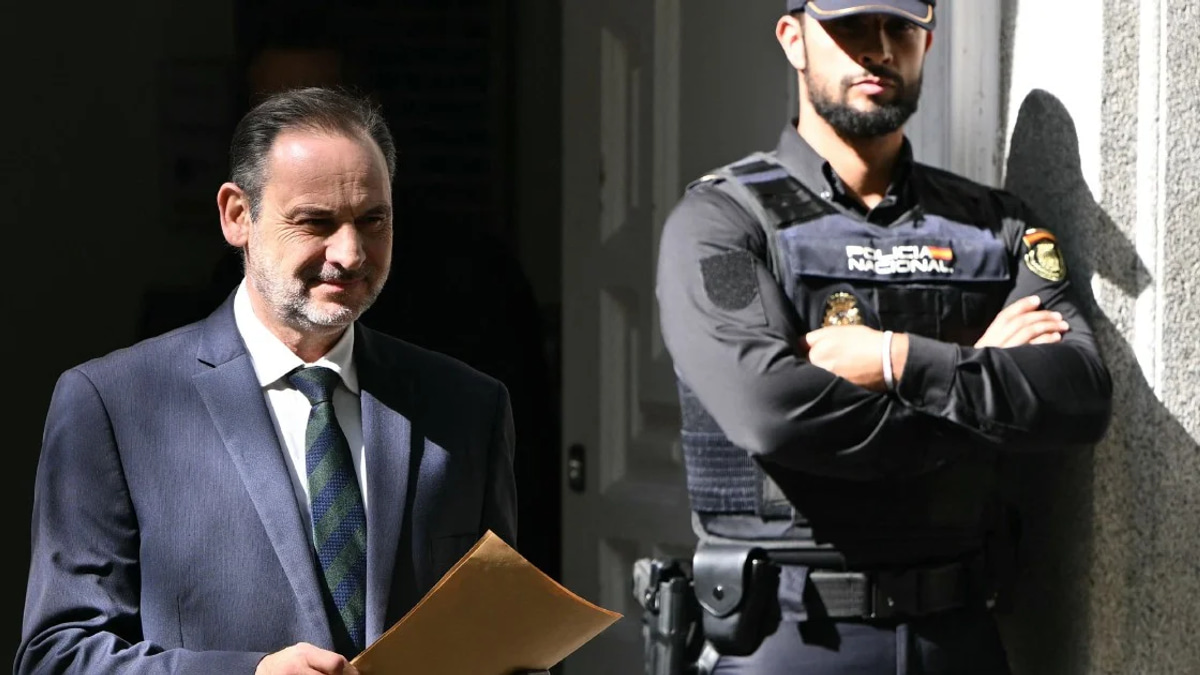 Spanish ex-transport minister sentenced to 24 years for corruption