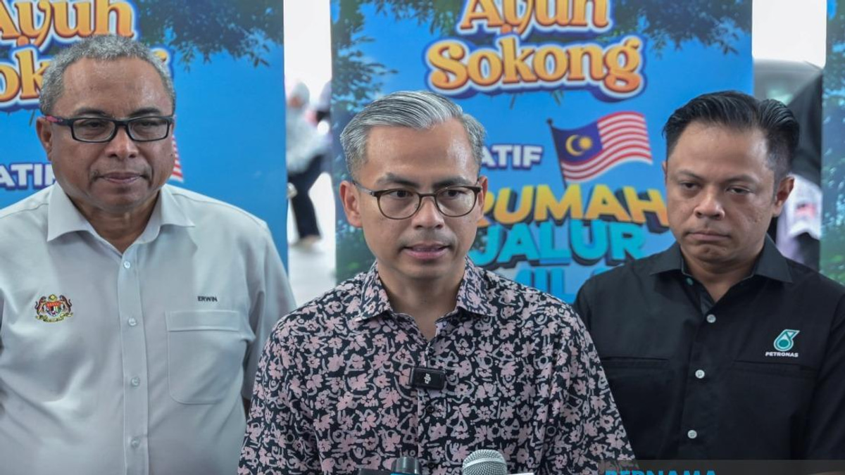 Anwar Commits to Sarawak Redelineation, Requests Election Commission Update