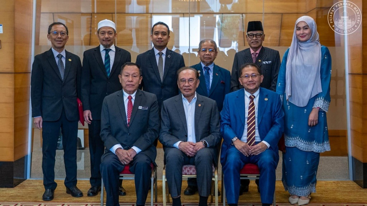 Corruption Fight Demands Unified Approach Across All Sectors, Says PM Anwar