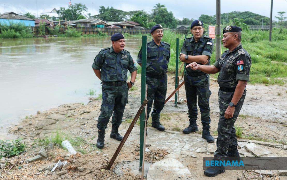 Smuggling Syndicates Adopt Small-Group Tactics to Outwit Border Enforcement