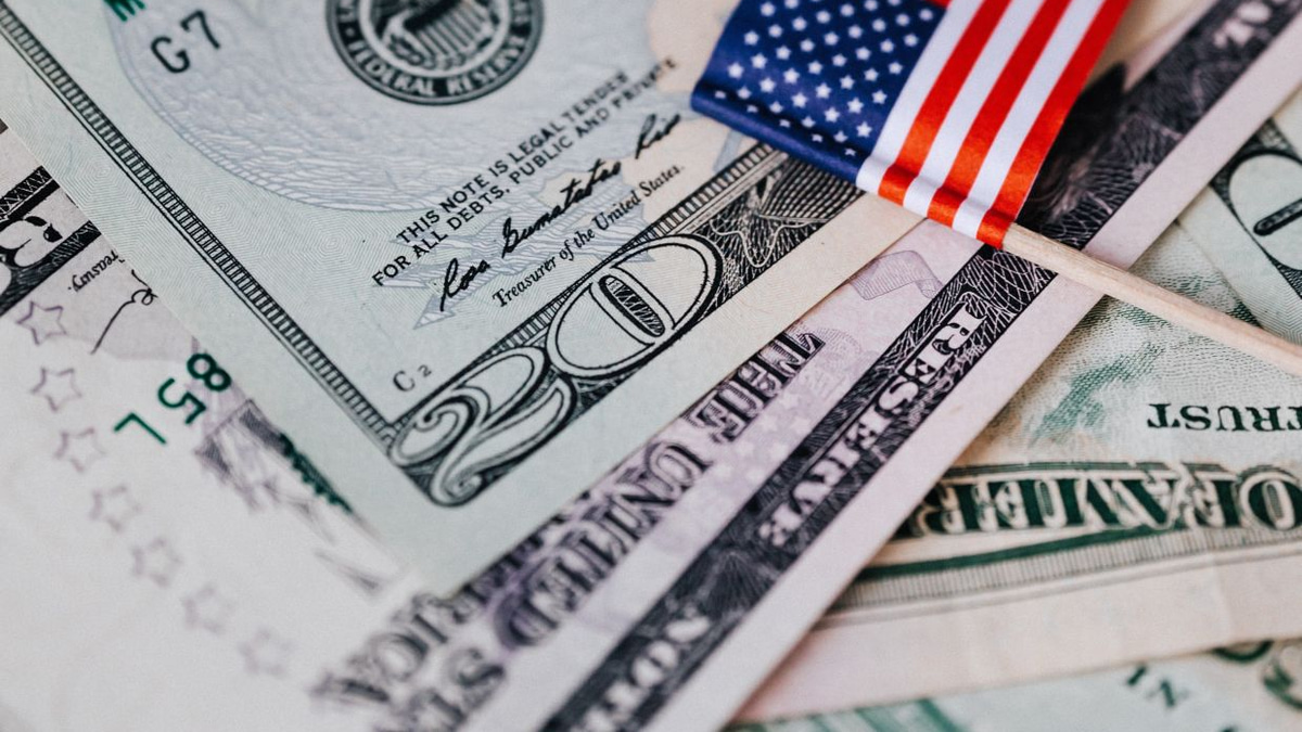 Dollar surges to 13-month peak as Fed rate hike bets intensify; yen tumbles toward 40-year weakness