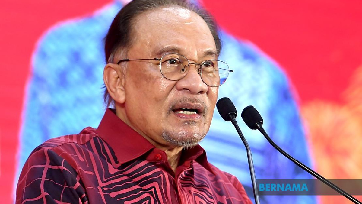 Anwar Maintains Lead as Most Favoured Leader Despite Economic Headwinds, Merdeka Survey Shows