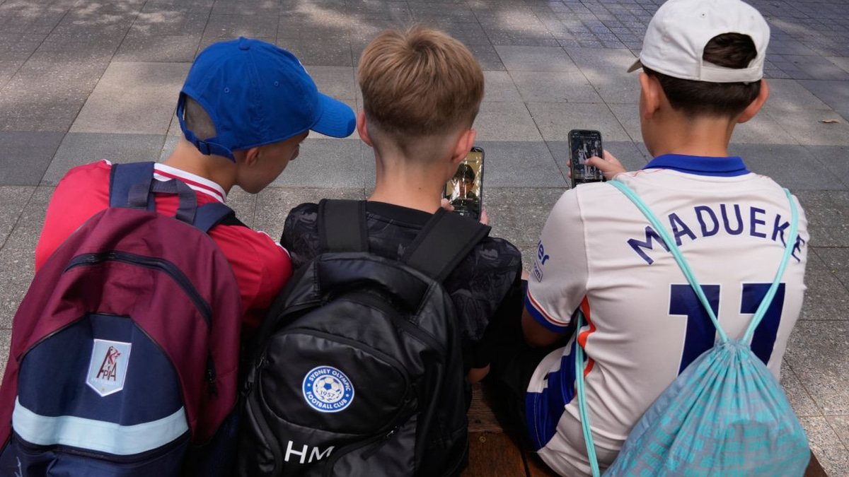 Australia to Tighten Social Media Ban for Children as Enforcement Falters