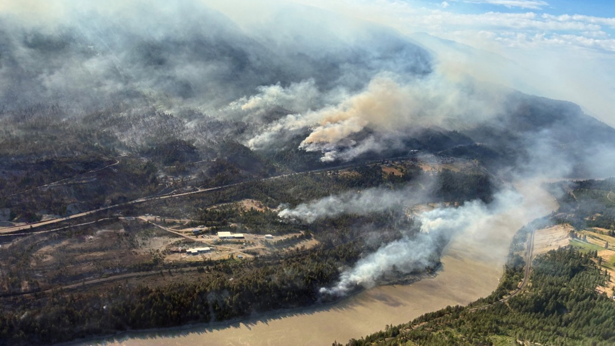 Wildfire Suppression Aircraft Crashes in Canada's Northwest Territories, Three Killed