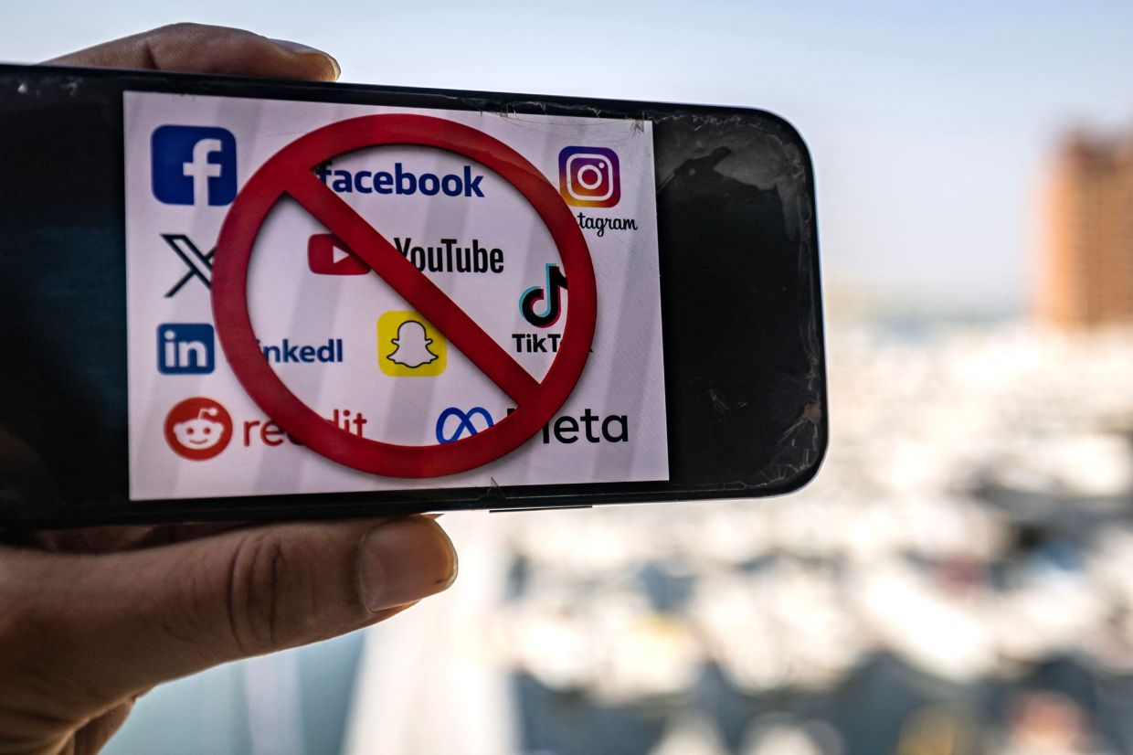 UAE Joins Global Wave of Social Media Restrictions for Children Under 15
