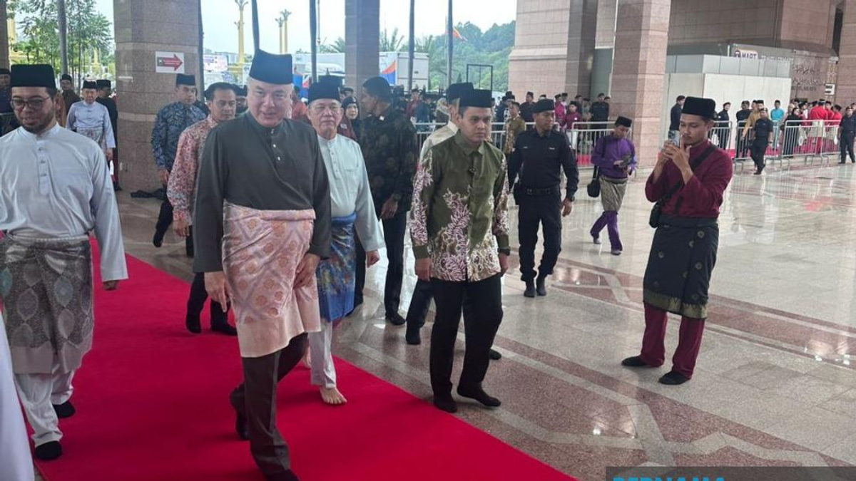 Sultan Nazrin Calls for Thoughtful Leadership, Warns Against Impulsive Decision-Making