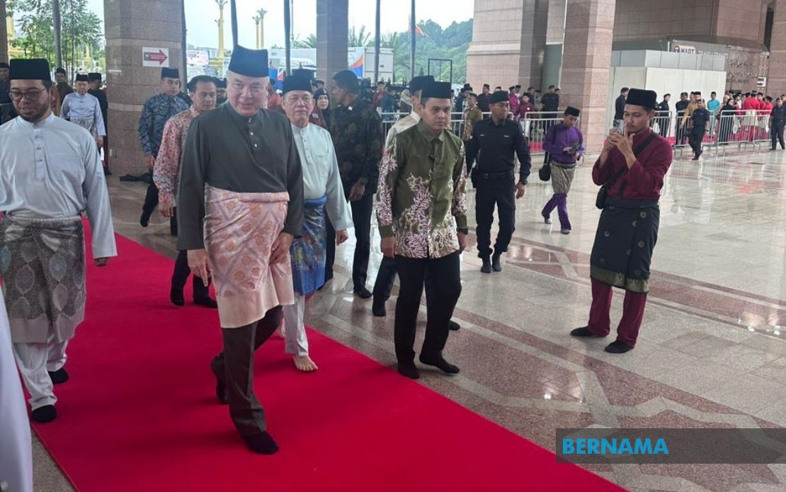 Sultan Nazrin Calls for Thoughtful Leadership, Warns Against Impulsive Decision-Making