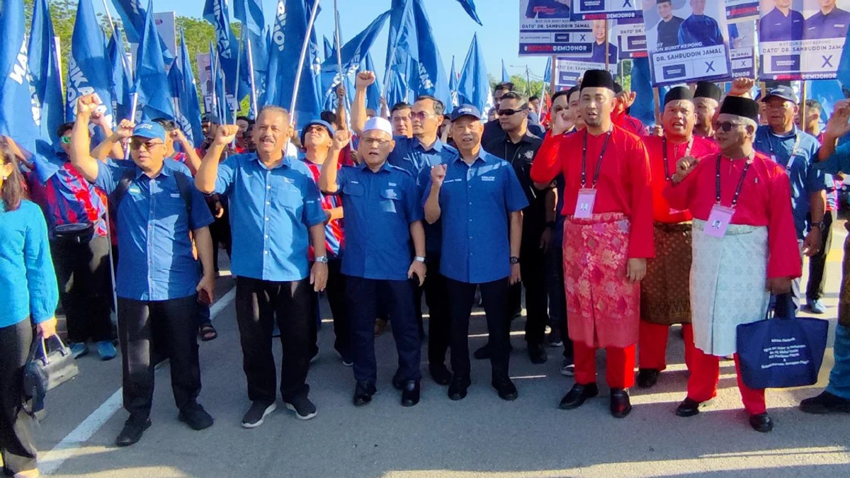 Bersatu Chief Muhyiddin Stands Behind Sahruddin's Johor Bid at Bukit Kepong