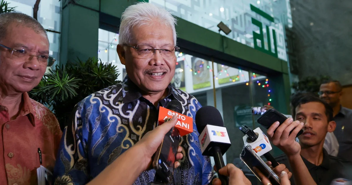 PN chief whip formally notifies Dewan Rakyat of Hamzah's return as opposition leader