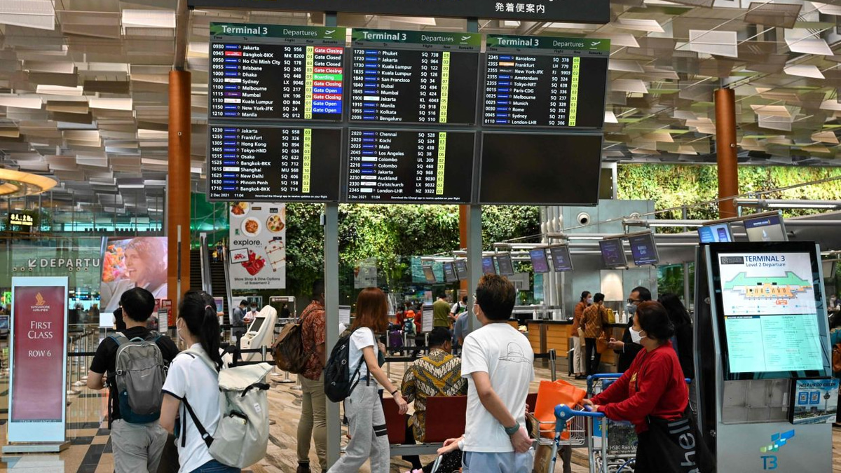 Singapore jails Hong Kong mother and son for airport violence involving police officer