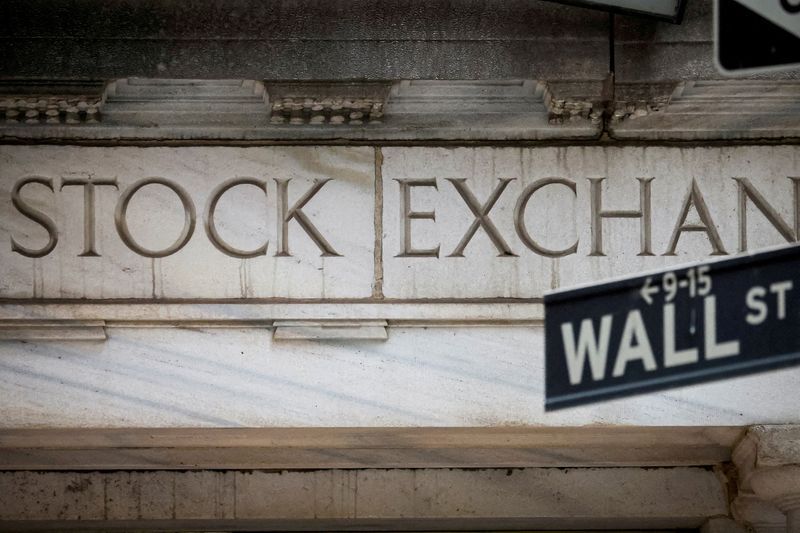 US Asset Managers Rush to Launch ETFs Betting on AI's 'MANGOS' Phenomenon