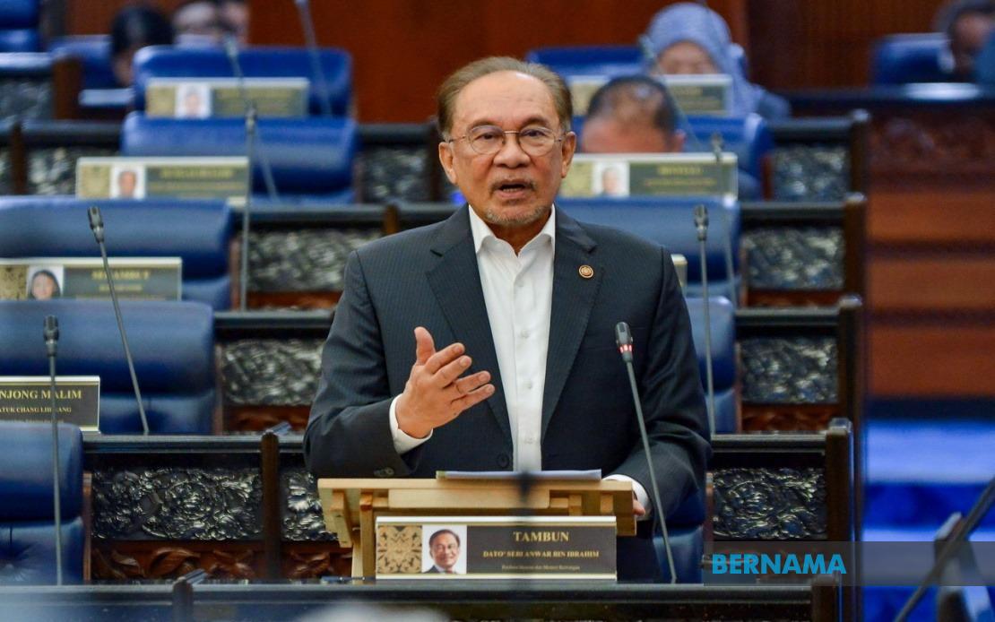 PM Anwar Directs Transport Ministry to Explore Cross-Border Port Cooperation with Thailand